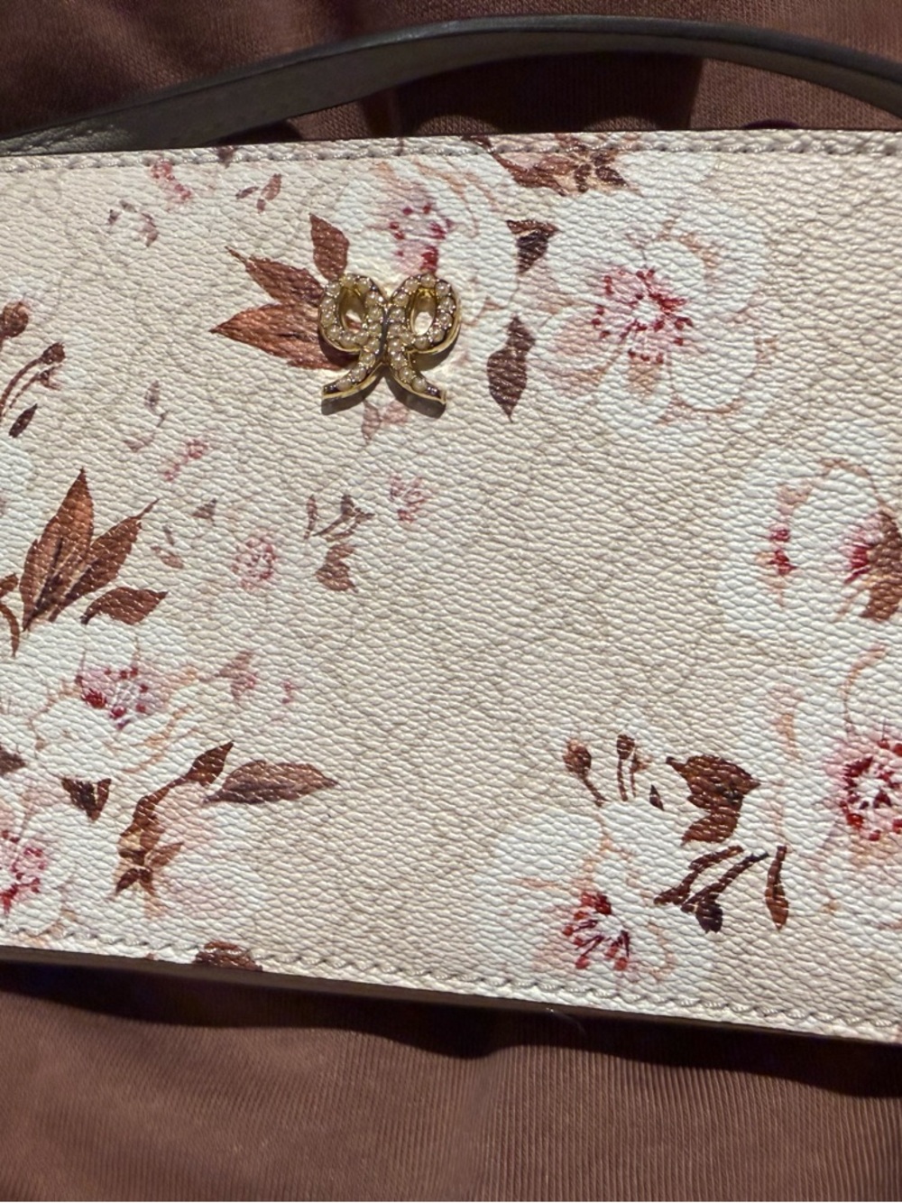 Floral Print Wristlet Clutch in Cream and Pink - Picture 3 of 7